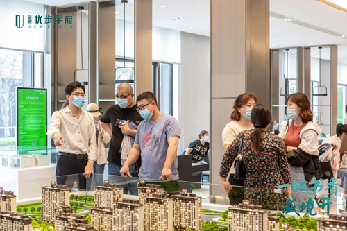 1590395897401961.jpg 金輝·優(yōu)步學府景觀示范區(qū)開放